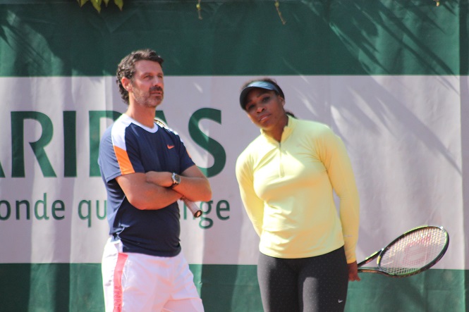 Selon Patrick Mouratoglou, Serena Williams pourrait zapper le tournoi de Pékin et le Masters de Singapour. ©SoTennis 