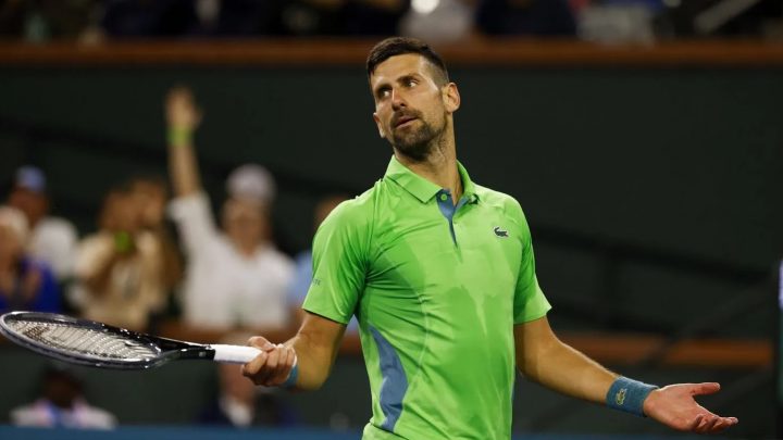 Novak Djokovic chute dans le désert