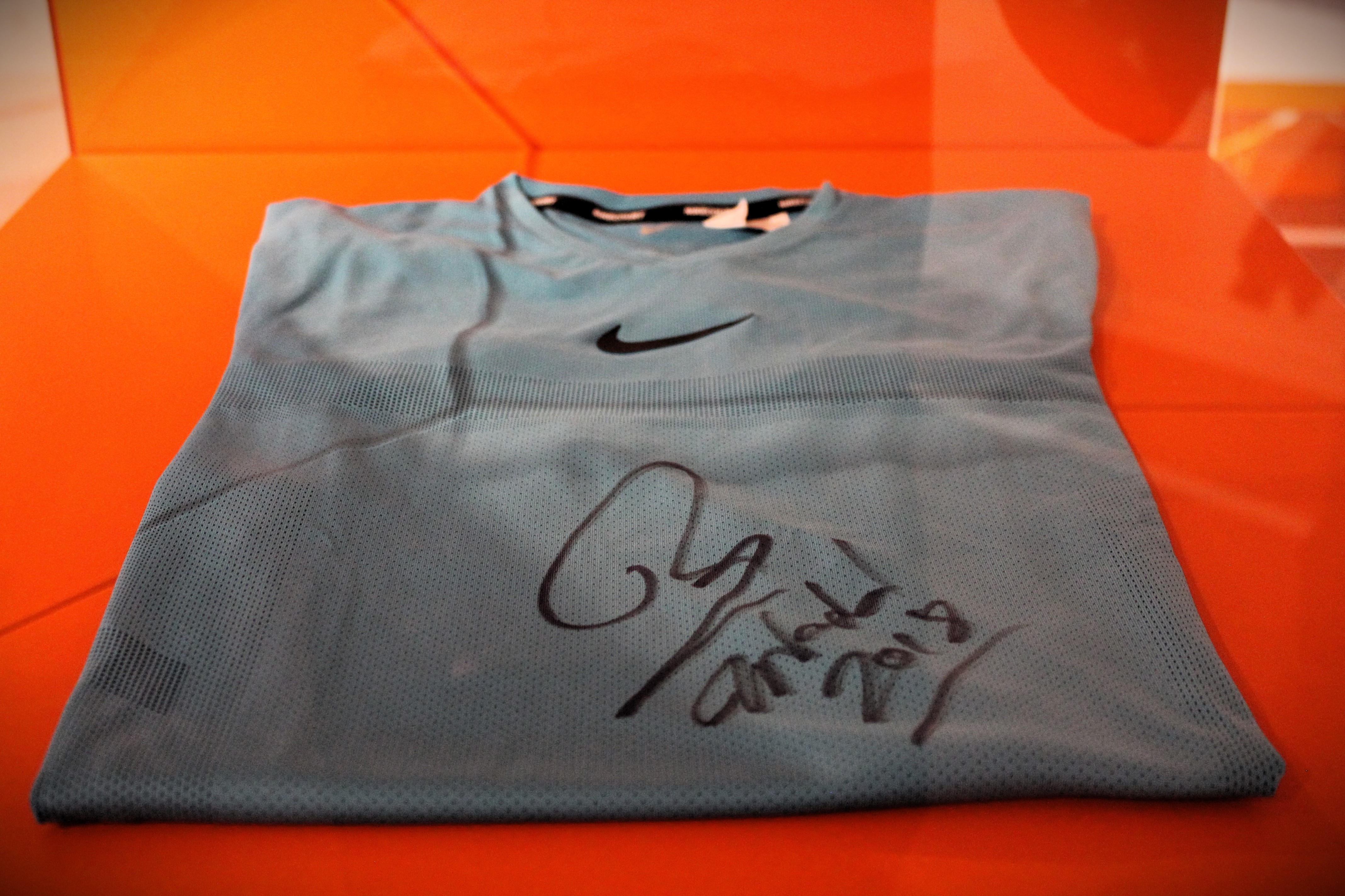 Tee-shirt de Rafa lors de l’édition 2018 avec son autographe