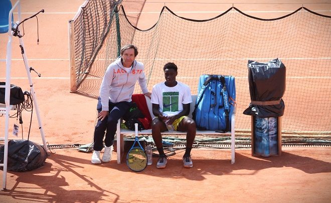 Moïse Kouame affine son équipe