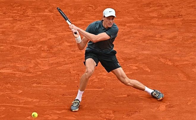 Jannik Sinner en finale sur le Rocher