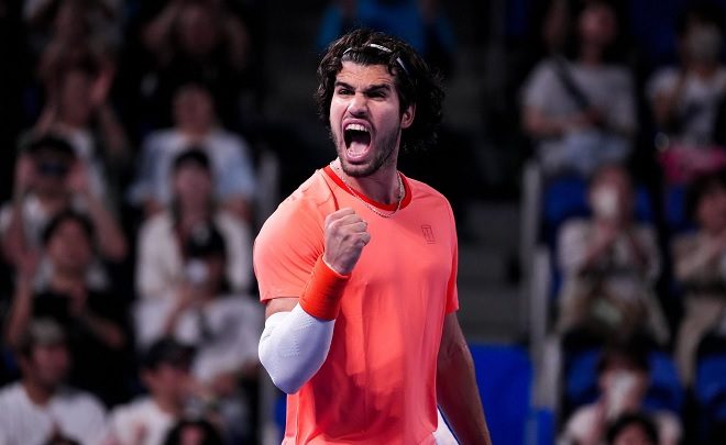 Carlos Alcaraz conserve son titre à Tokyo